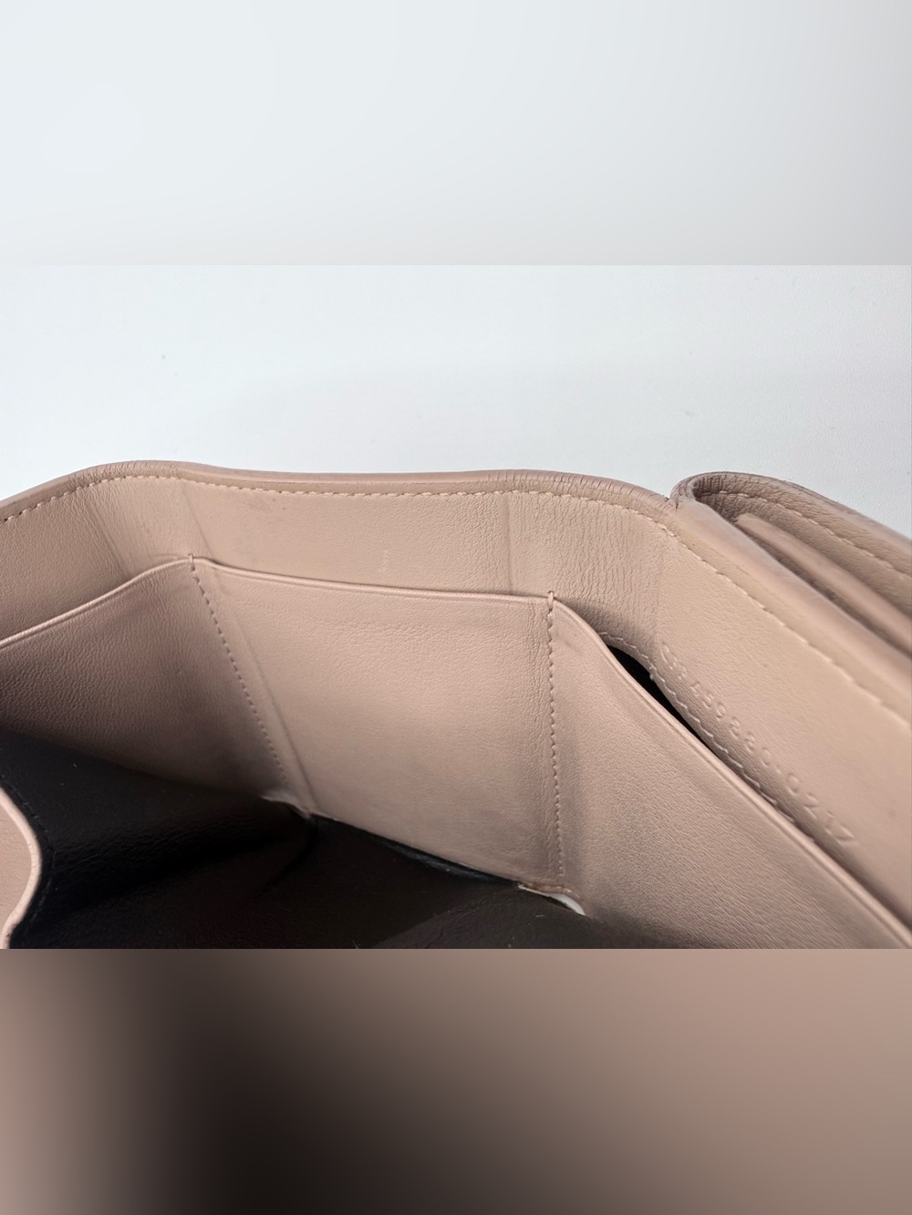 Saint Laurent l Trifold mini Wallet-Taupe Leather - Picture 15 of 16